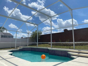 Last-minute special, NEW pool heater/AC/laminate floor, no rear neighbors!